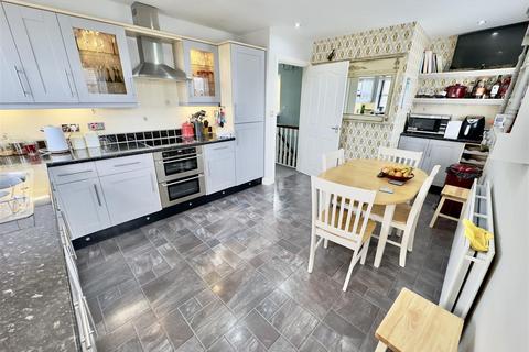 3 bedroom detached house for sale, Y Maes, Nefyn, Pwllheli