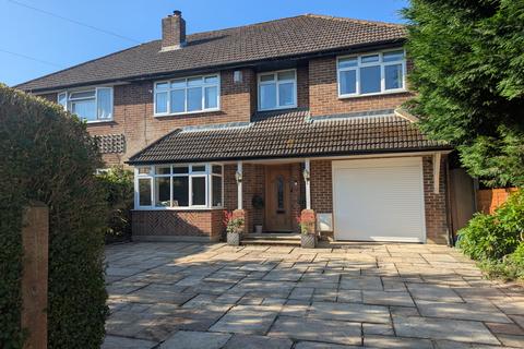 38 Bramley Way, Ashtead, KT21 1QY