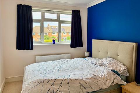38 Bramley Way, Ashtead, KT21 1QY