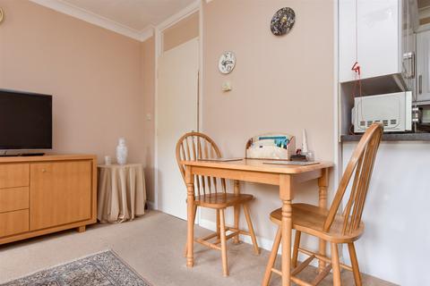 1 bedroom flat for sale, Croydon Road, Caterham, Surrey