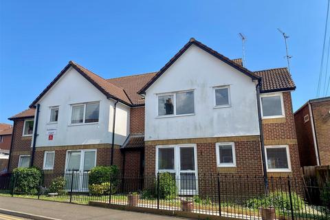 2 bedroom flat for sale, Southdown Court, Bellbanks Road, Hailsham