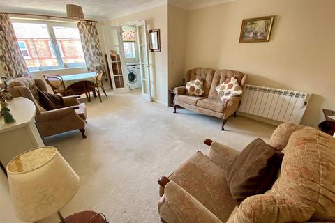 2 bedroom flat for sale, Southdown Court, Bellbanks Road, Hailsham