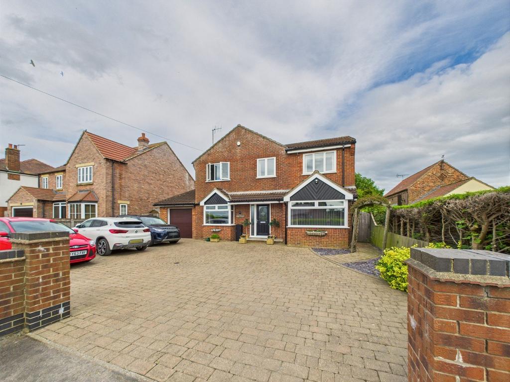4 Bedroom Detached House - For Sale