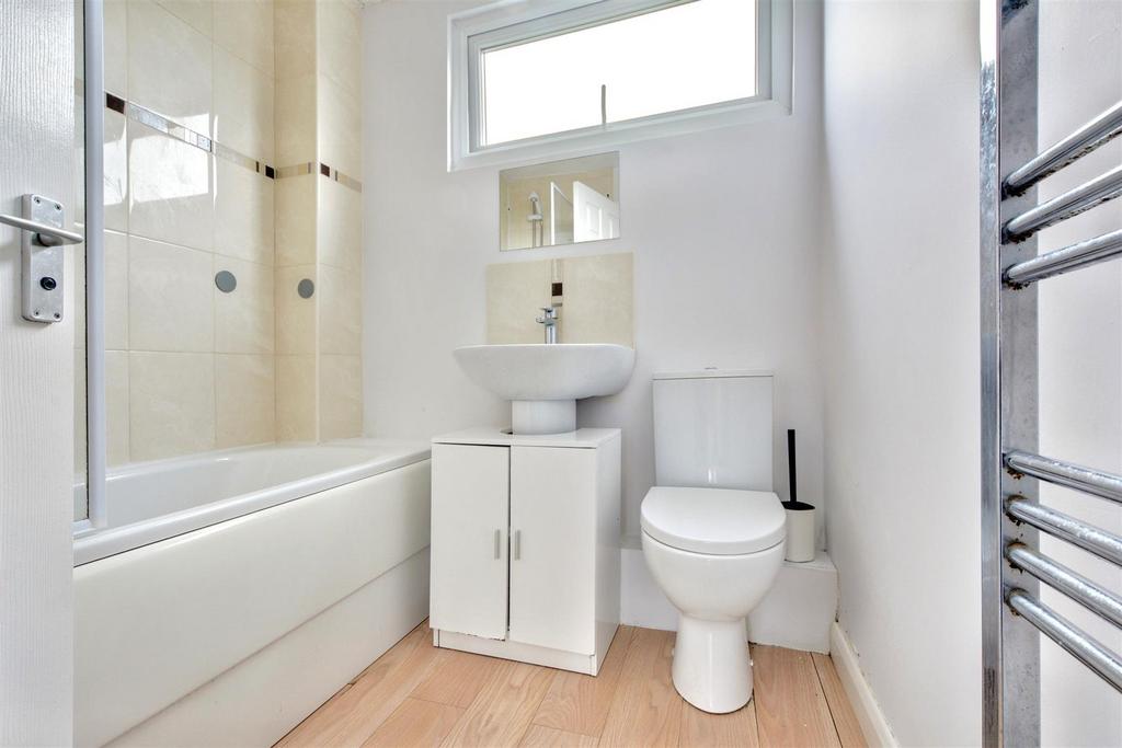 Bathroom 2.jpeg