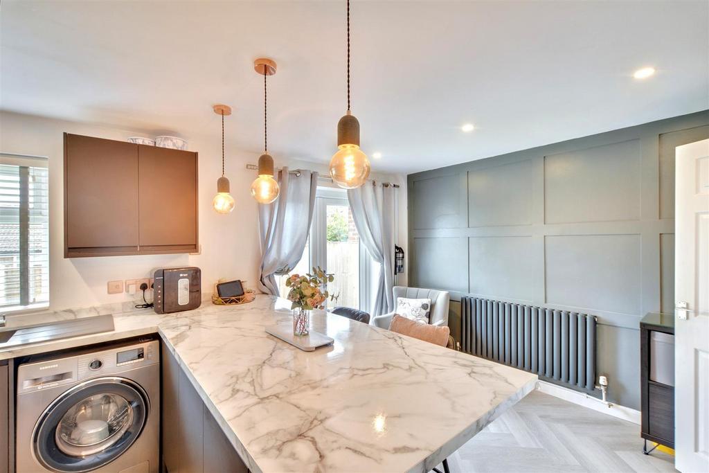 Kitchen 4.jpeg
