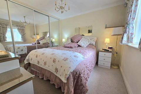 10 Cherry Tree Gardens, Tiverton, EX16 6ST