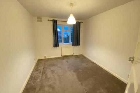 2 bedroom flat to rent, 2 Bedroom Flat – Beverley Court , Western Road, N2