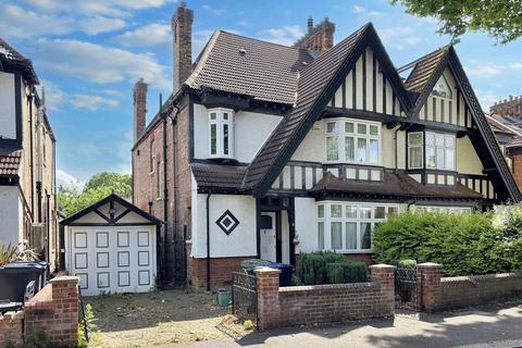 9 Hart Grove, London, W5 3NA