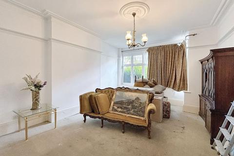 9 Hart Grove, London, W5 3NA