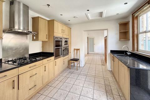 9 Hart Grove, London, W5 3NA