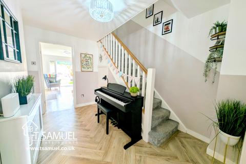 3 bedroom semi-detached house for sale, Pinecroft Avenue, Cwmbach, Aberdare.