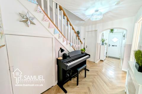 3 bedroom semi-detached house for sale, Pinecroft Avenue, Cwmbach, Aberdare.