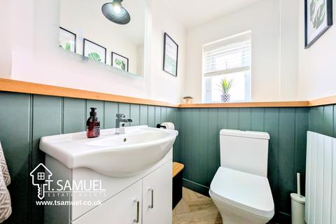 3 bedroom semi-detached house for sale, Pinecroft Avenue, Cwmbach, Aberdare.