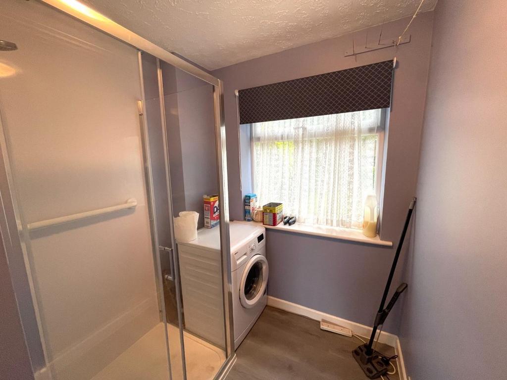 Downstairs shower room.JPG