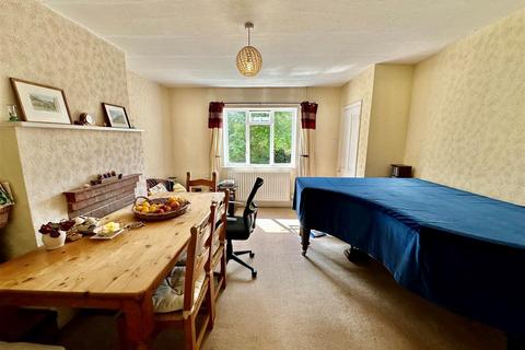 undefined, Waynflete Lane, Farnham