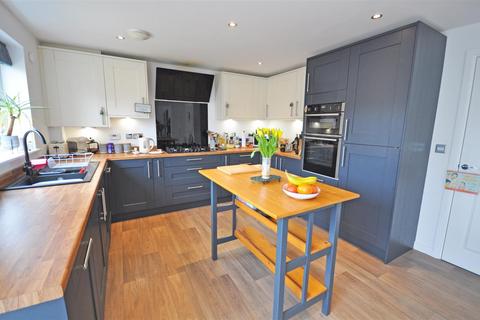 6 bedroom detached house for sale, Stanier Street, Hailsham