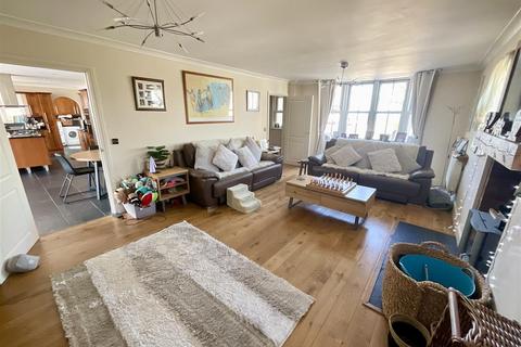 undefined, Cynheidre, Llanelli