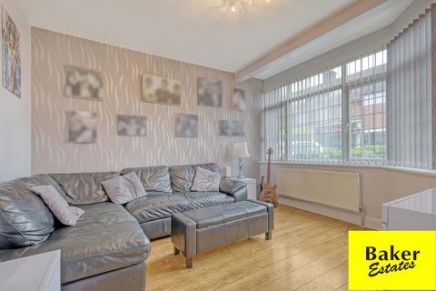 3 bedroom terraced house for sale, New North Road, Ilford IG6