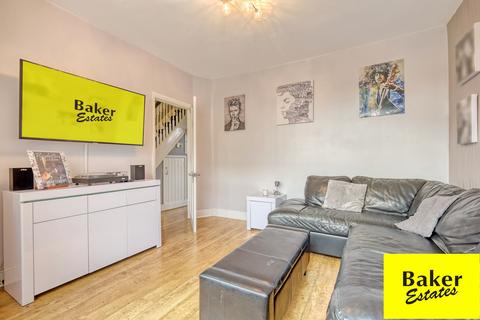 3 bedroom terraced house for sale, New North Road, Ilford IG6