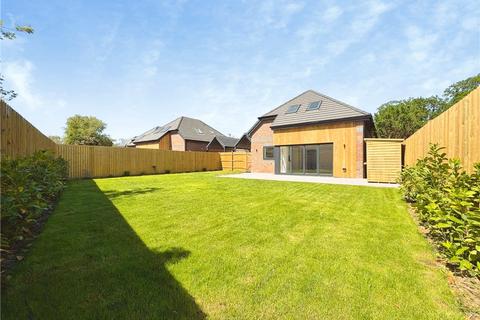 3 bedroom detached house for sale, Botley Road, Romsey, Hampshire
