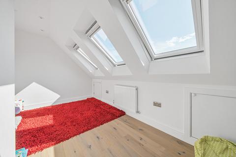 62 Barnfield Gardens, Kingston Upon Thames, KT2 5RJ