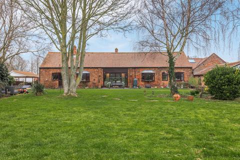undefined, Immaculate Barn Conversion with Two Annexes in Freethorpe