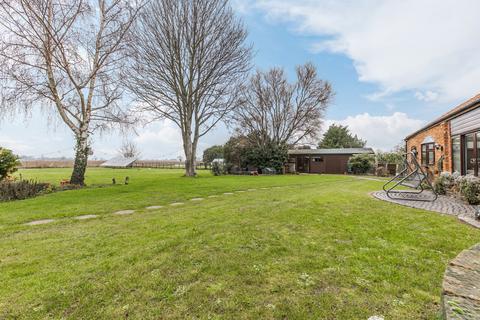undefined, Immaculate Barn Conversion with Two Annexes in Freethorpe