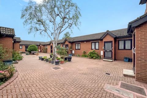 1 bedroom bungalow for sale, Bletchingley Close, Thornton Heath, CR7