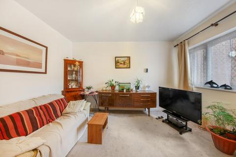 1 bedroom bungalow for sale, Bletchingley Close, Thornton Heath, CR7