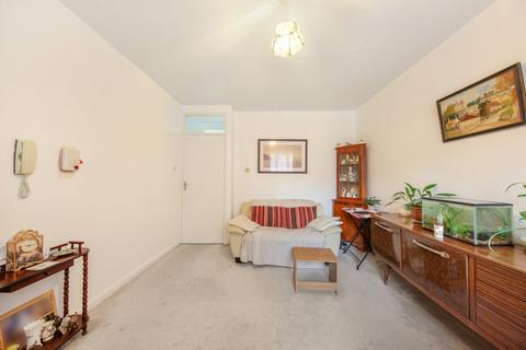 1 bedroom bungalow for sale, Bletchingley Close, Thornton Heath, CR7