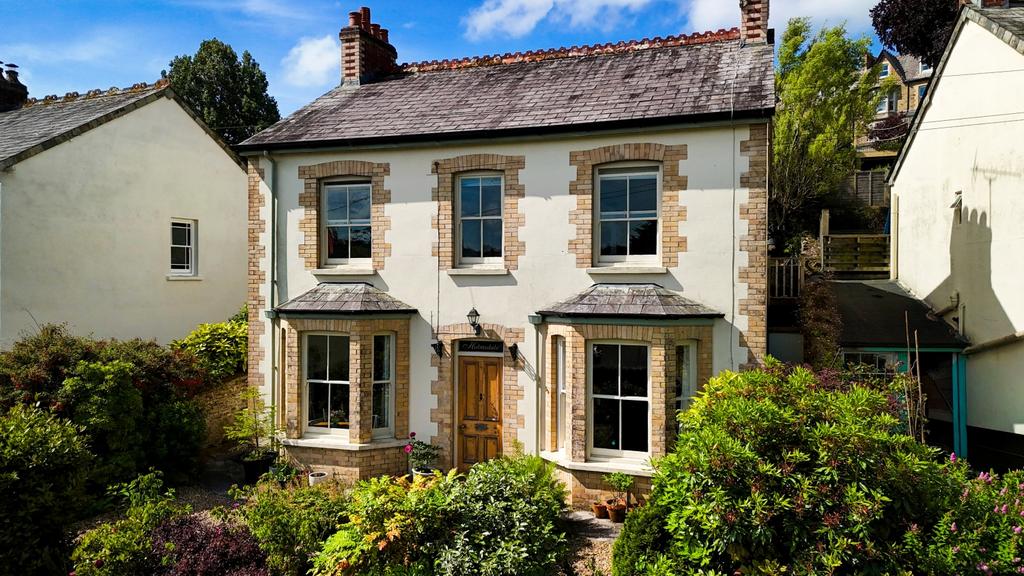 To Book A Viewing Call TPS Lostwithiel On 01208 87