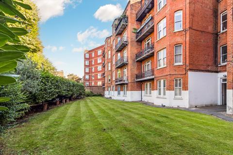 3 bedroom flat for sale, Ashburnham Road, London, SW10