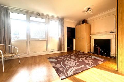 4 bedroom flat to rent, Gough Walk, London E14