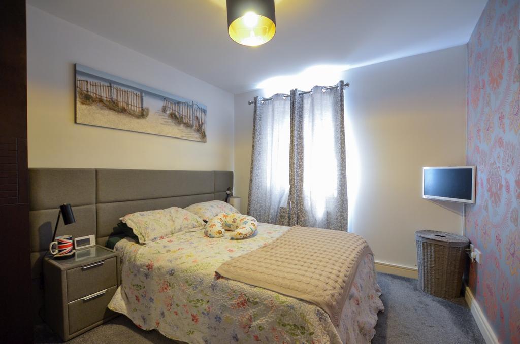 To Book A Viewing Call TPS Lostwithiel on 01208 87