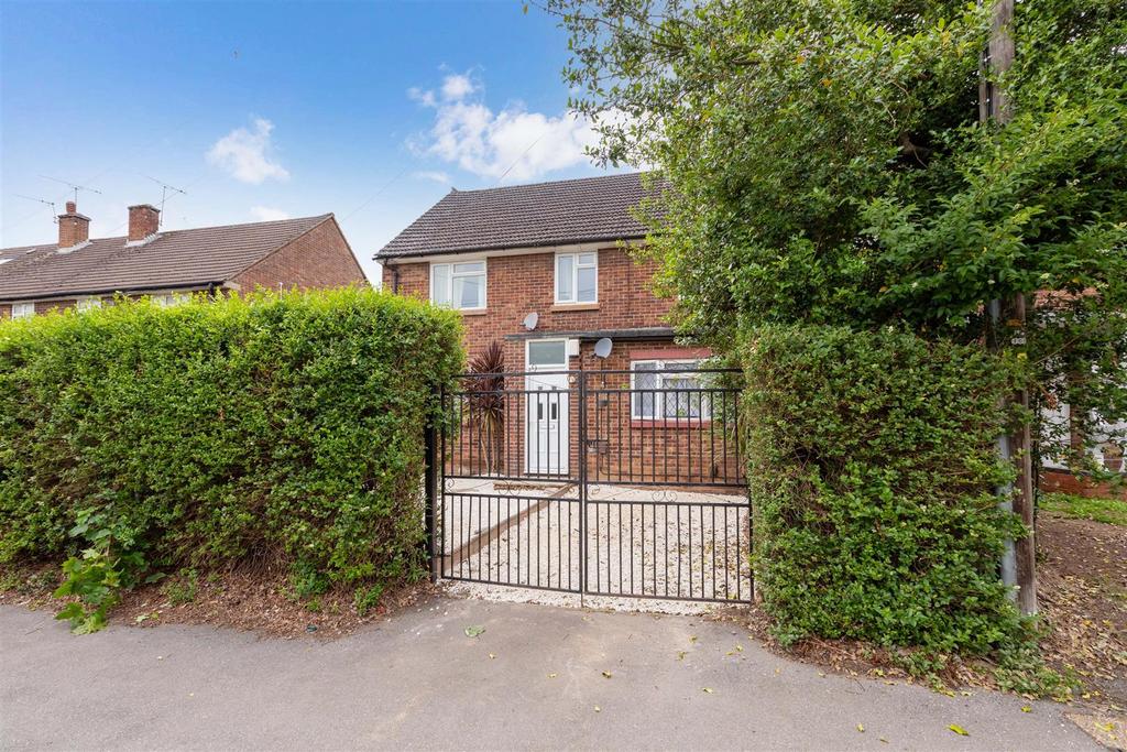 33 Derwent Drive-3.jpg