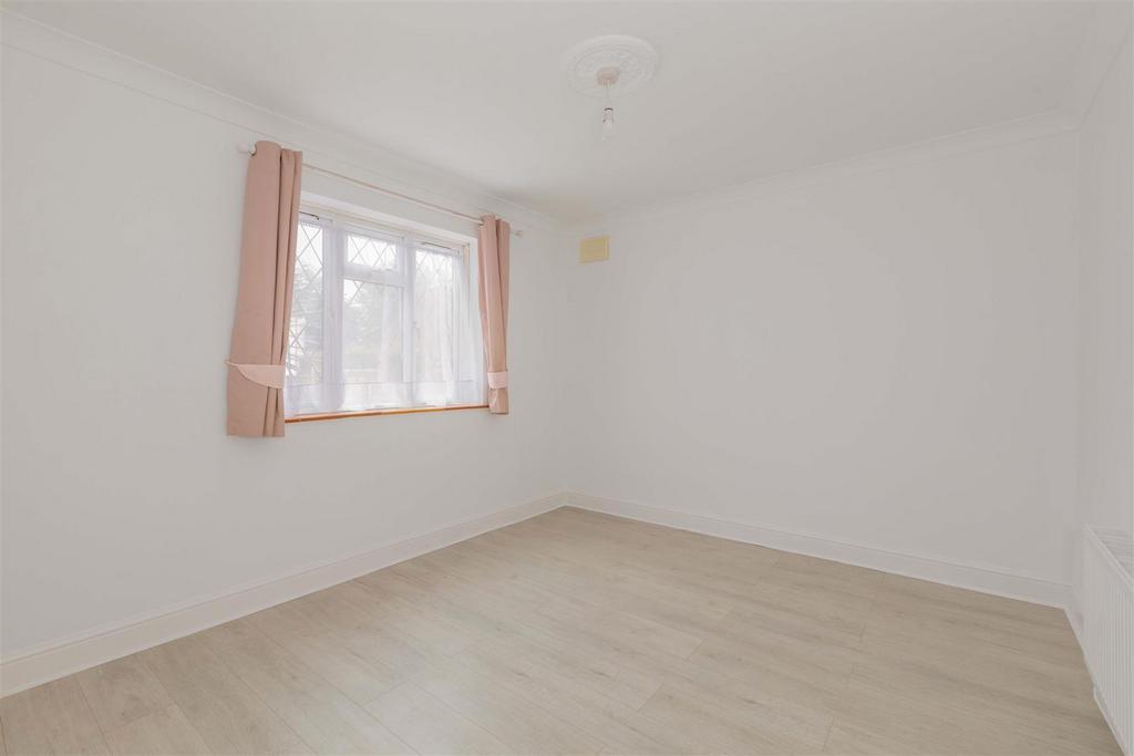 33 Derwent Drive-10.jpg