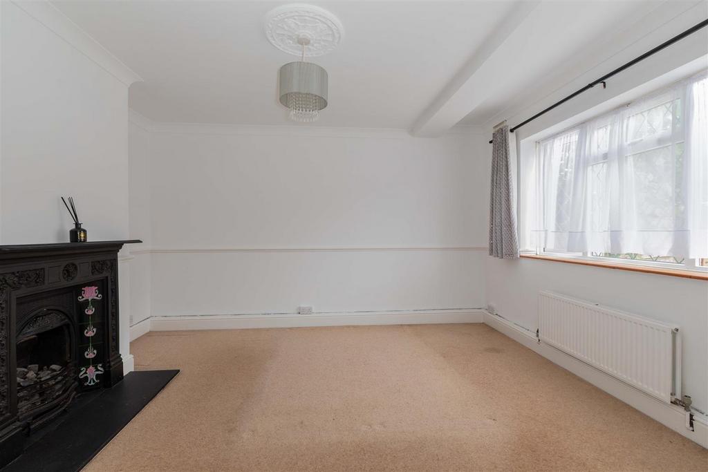 33 Derwent Drive-8.jpg