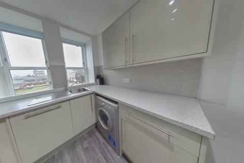 3 bedroom flat to rent, Strathmore Avenue, Strathmartine DD3