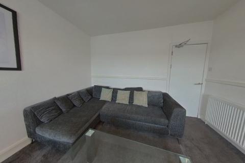 3 bedroom flat to rent, Strathmore Avenue, Strathmartine DD3