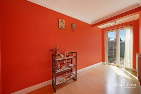 14 Alicia Gardens, Harrow, HA3 8JE