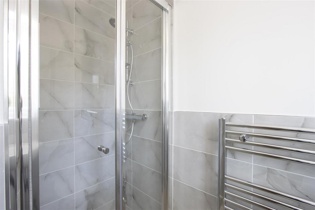 Ensuite 1.1.jpg