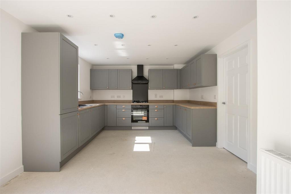 Kitchen 1.jpg