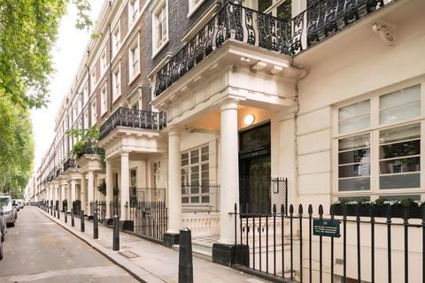 2 bedroom flat for sale, Sussex Gardens, Hyde Park, London W2