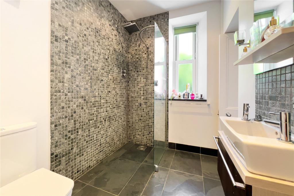 En Suite Shower Rm