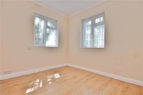 2 bedroom maisonette to rent, Station Approach, Staines-upon-Thames, Surrey, TW18