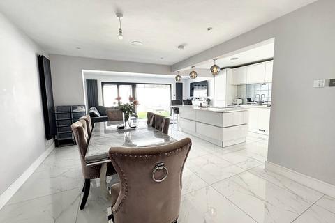 4 bedroom semi-detached house for sale, Cissbury Crescent, Saltdean, BN2 8RH