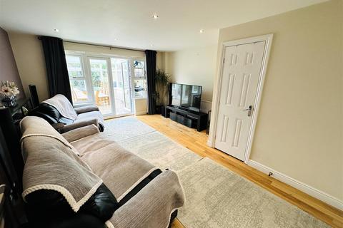3 bedroom semi-detached house for sale, Abbots Court, Selby
