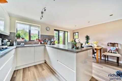 11 Arran Close, Wootton Bassett, Swindon, SN4 8LZ