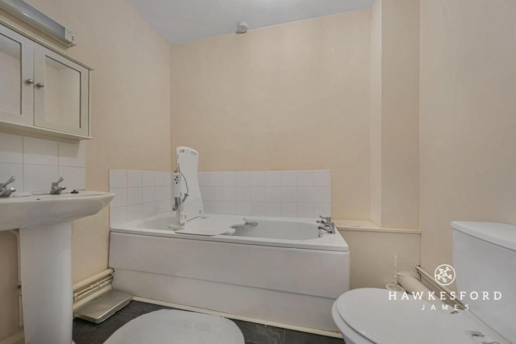 The Turrets, Sittingbourne - Bathroom