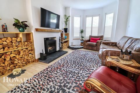 5 bedroom terraced house for sale, North Denes Road, Great Yarmouth